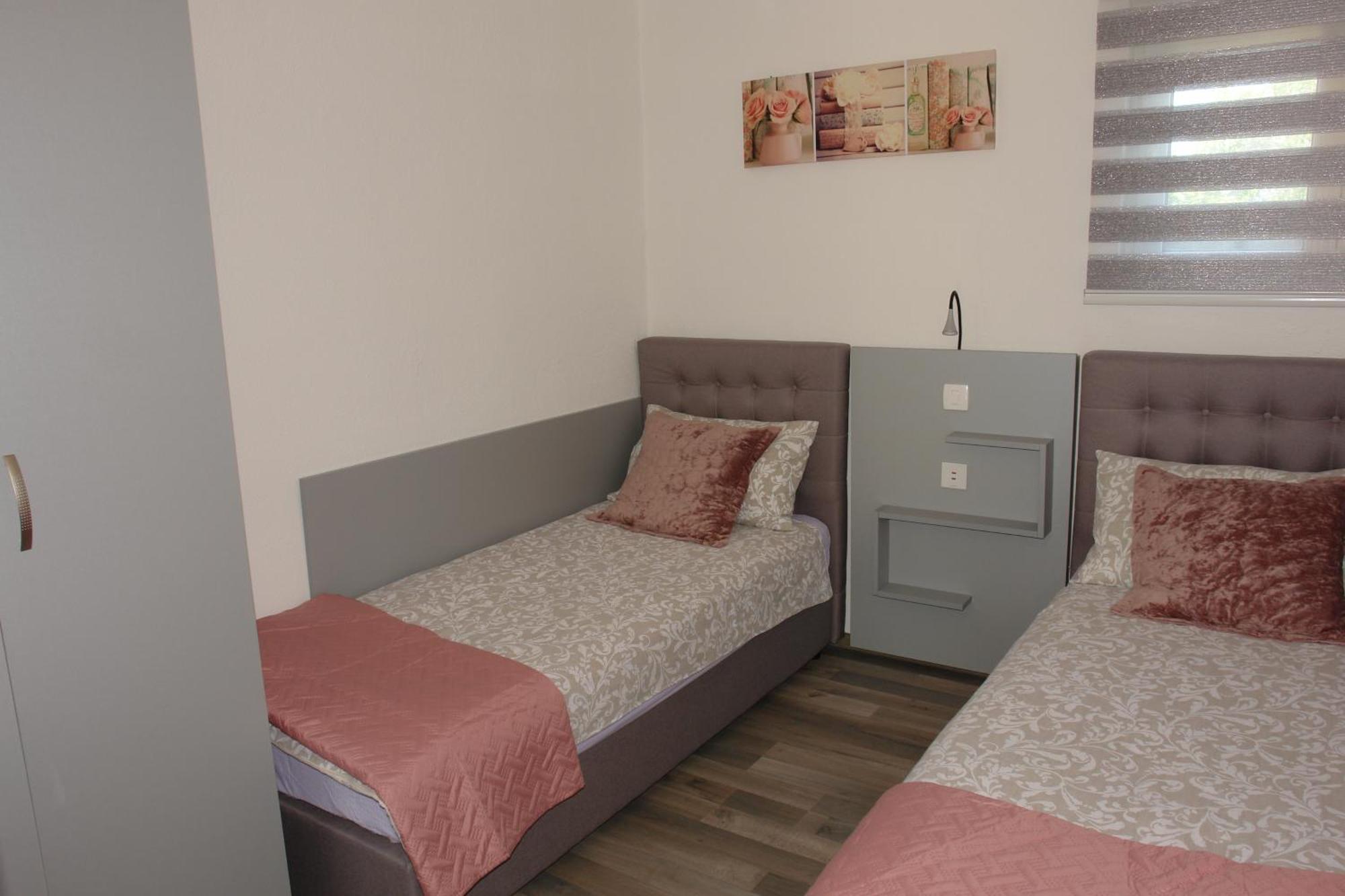 Apartmani Milokanovic Funtana Buitenkant foto