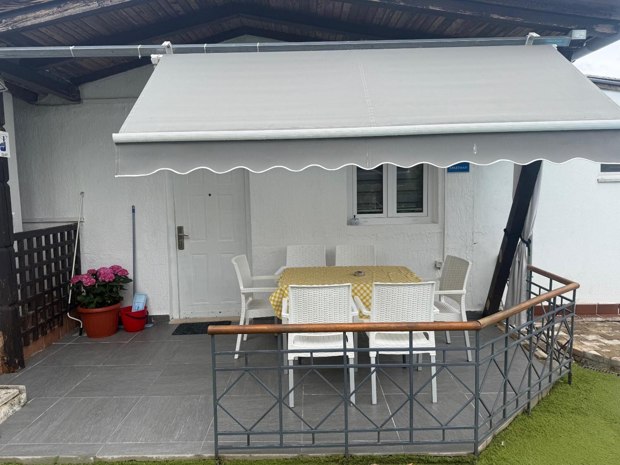 Apartmani Milokanovic Funtana Buitenkant foto