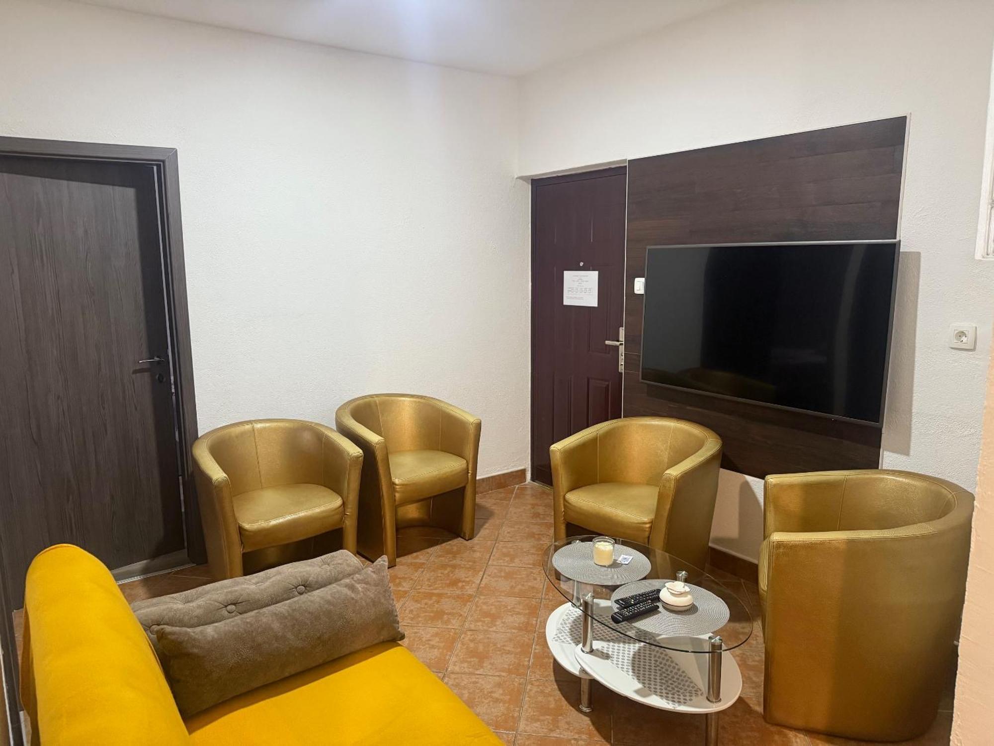 Apartmani Milokanovic Funtana Buitenkant foto